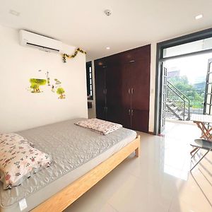 Queen Room Garden View
